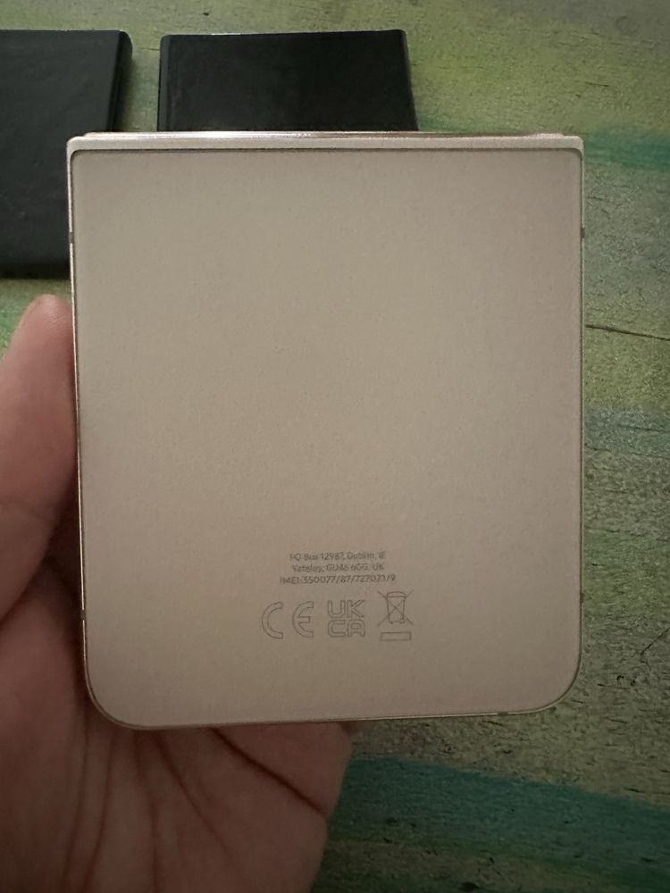 Samsung flip 4  128гб кото нов