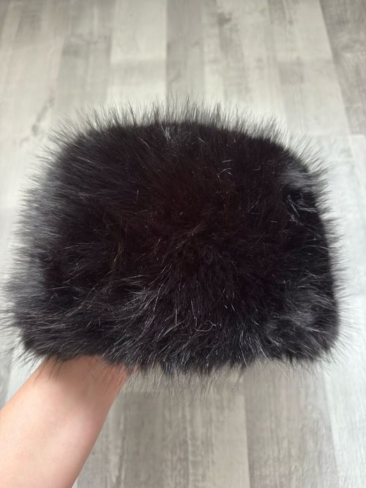 Caciula de blana neagra