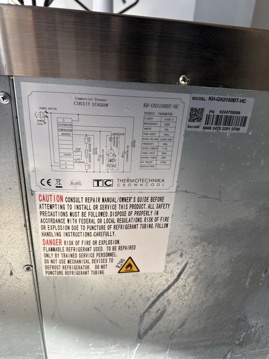 Vând congelator comercial Khoris KH-GN3100BT-HC