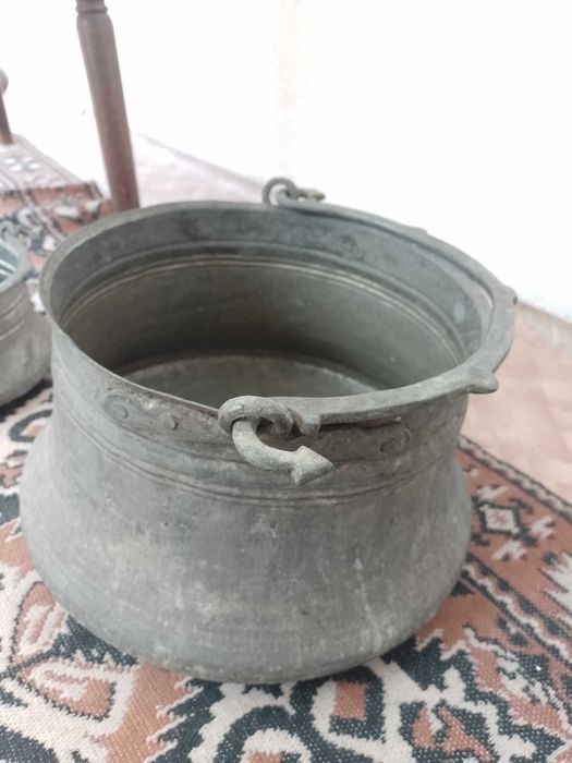 Продавам 2 броя Медни Менци
