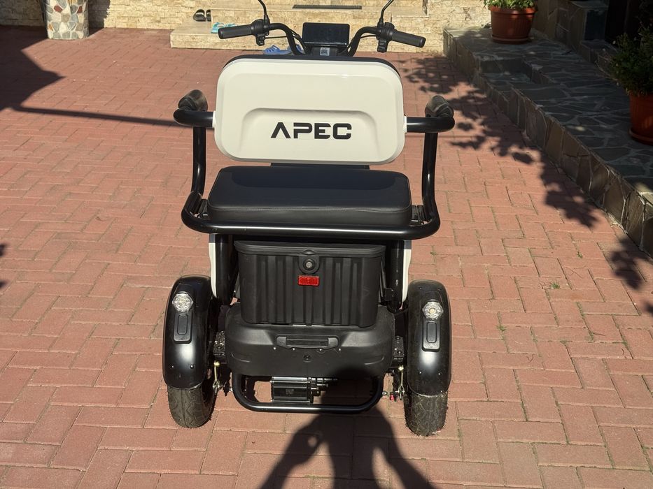 Vand scuter electric pentru adulti cu trei roti APEC