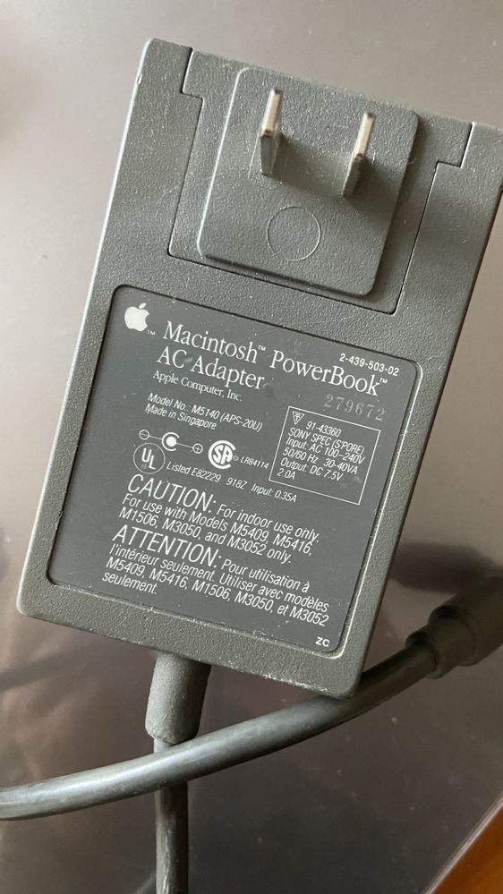 Macintosh" PowerBook™ AC Adapter