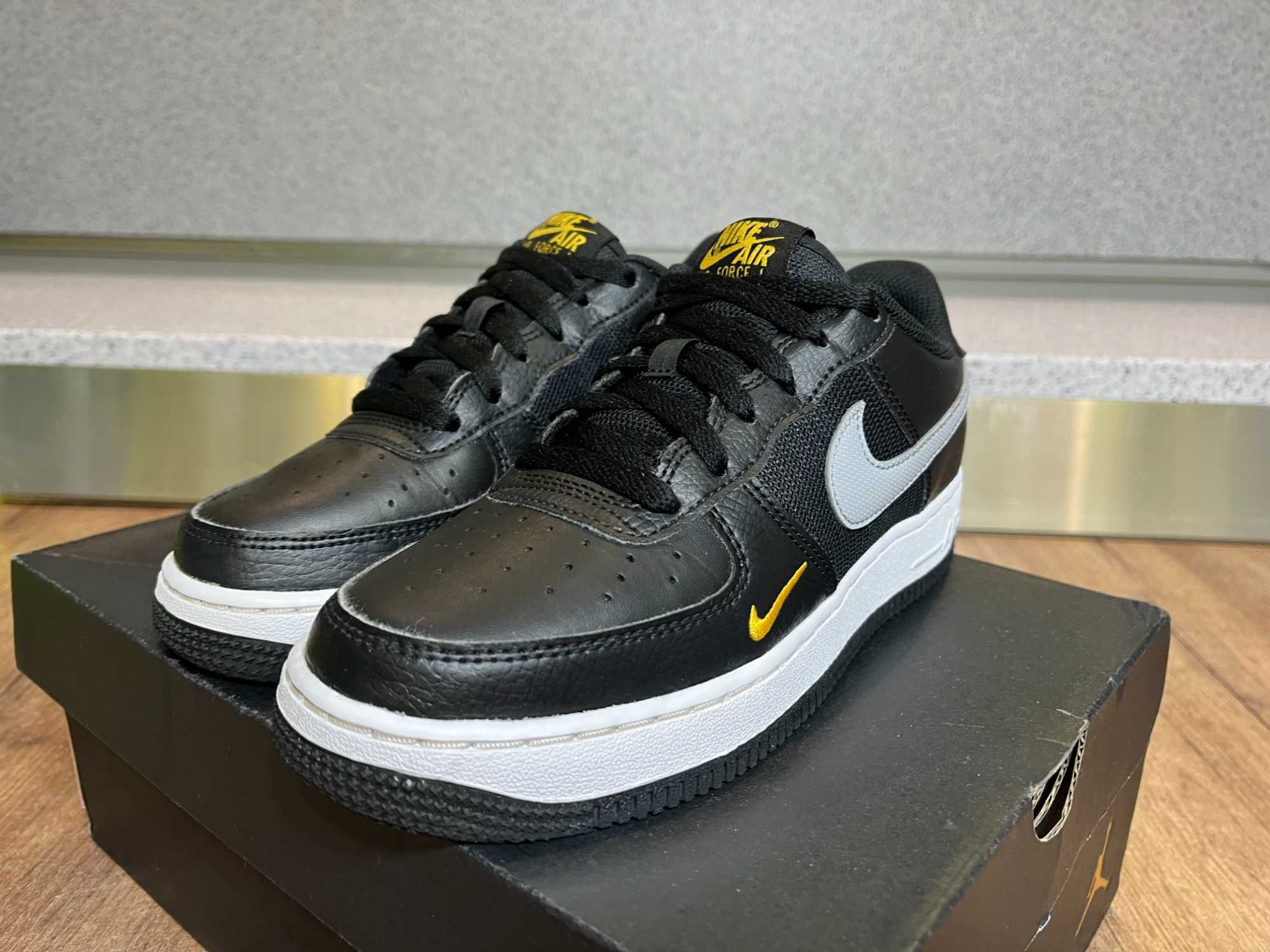 ОРИГИНАЛНИ *** Nike Air Force 1 Low Black Wolf Grey Gold Mini Swoosh