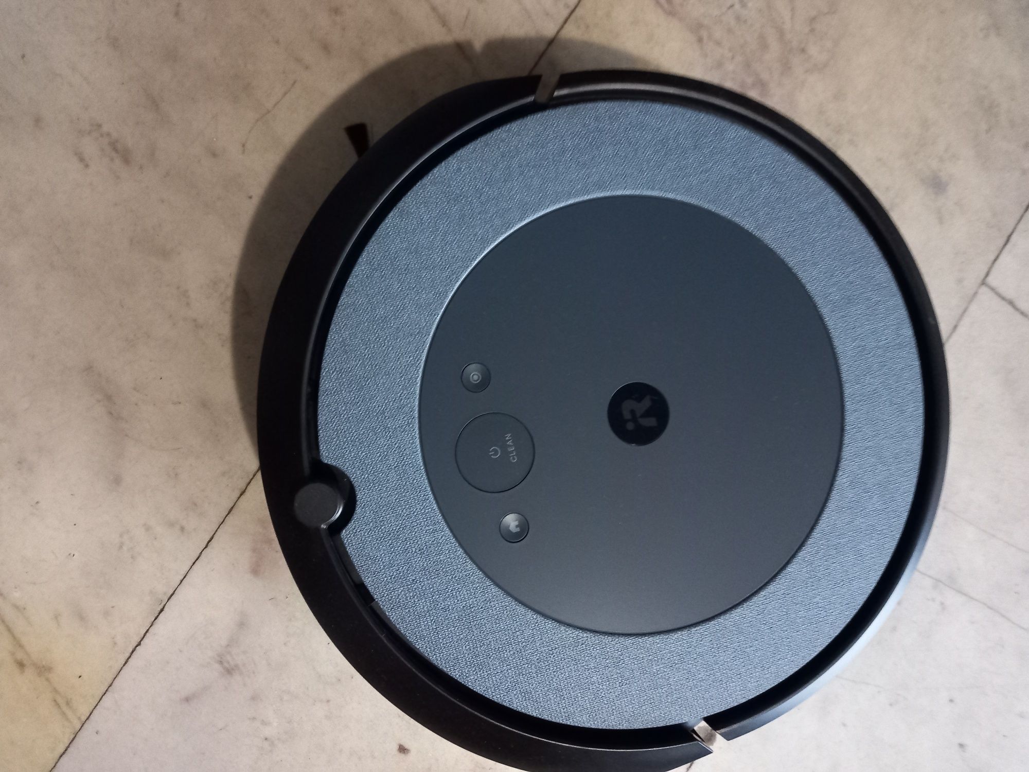 I Robot Roomba прахосмукачка робот.