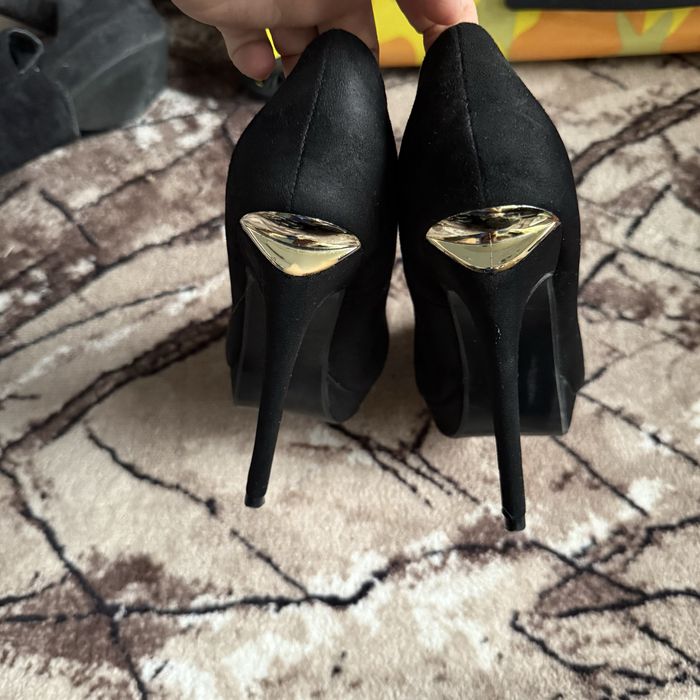 Обувки на висок ток велур