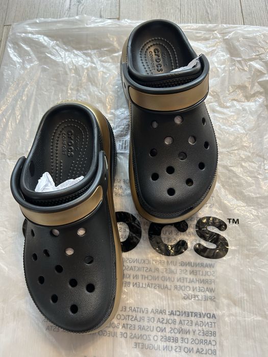 Нови Crocs Mega Crush Metalic