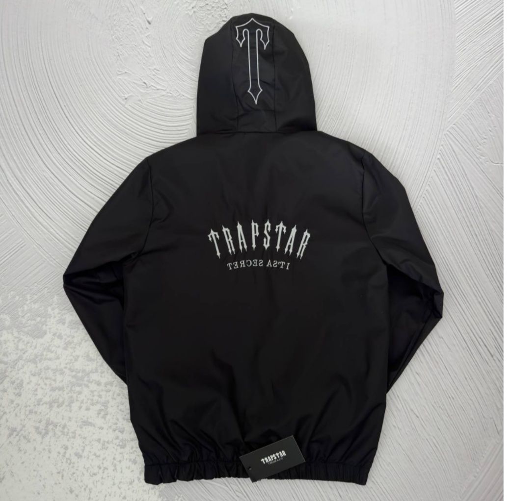 Черна Trapstar ветровка