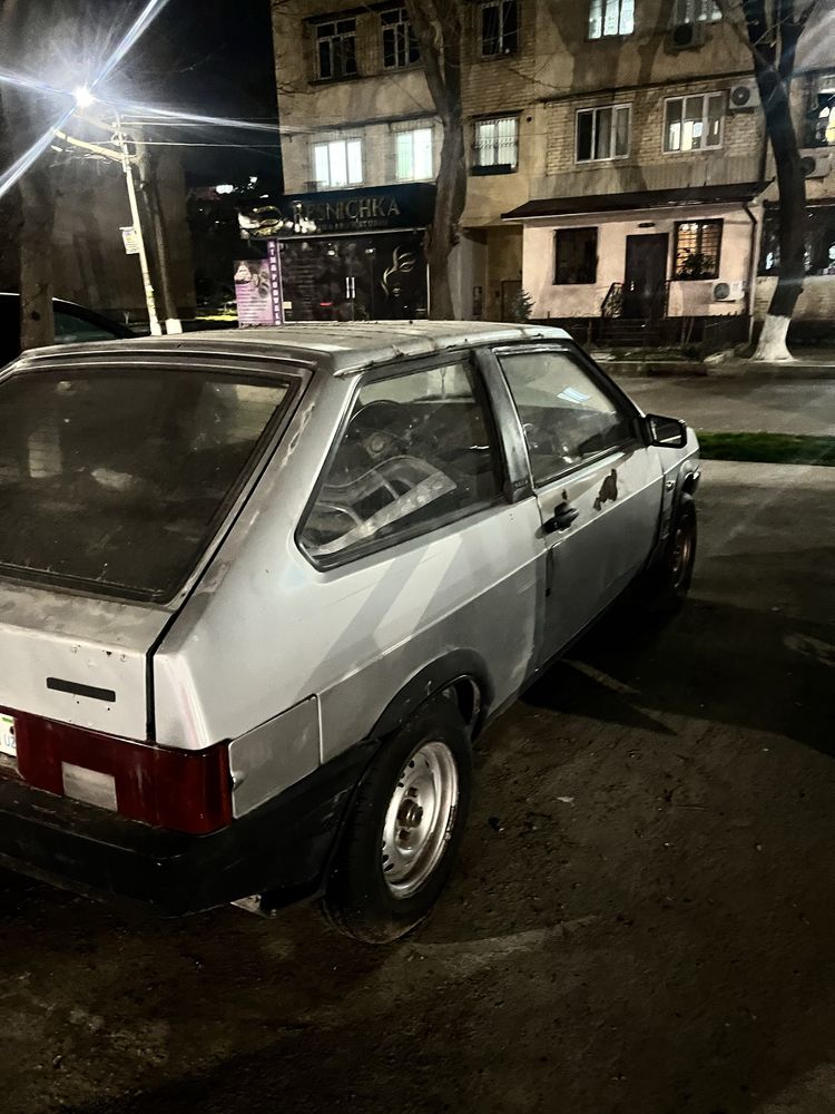 Vaz 2108 sotiladi