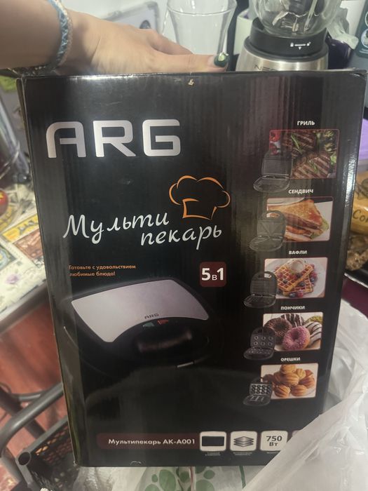 Мультипекарь ARG AK-A001 черный, серебристый