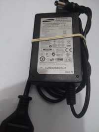 Adaptor original Samsung (model DA-24B12-FAB) - laptop sau monitor