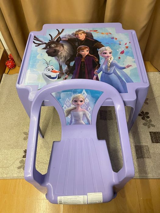 Masa Frozen cu scaun