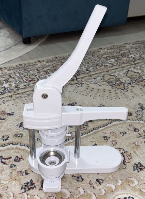 Продам станок для изготовления значков.