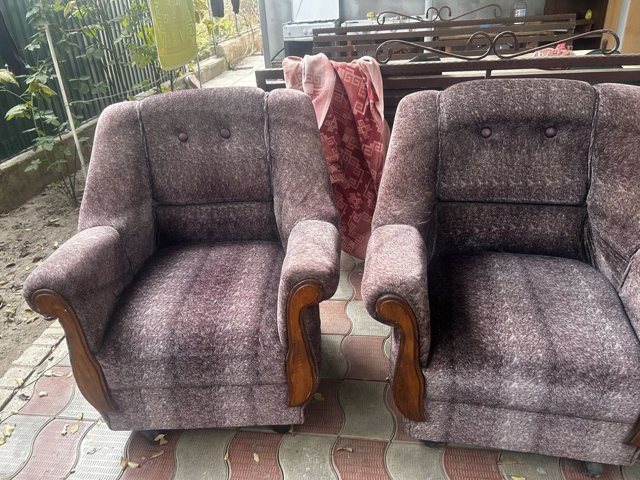 Два кресла по 3000