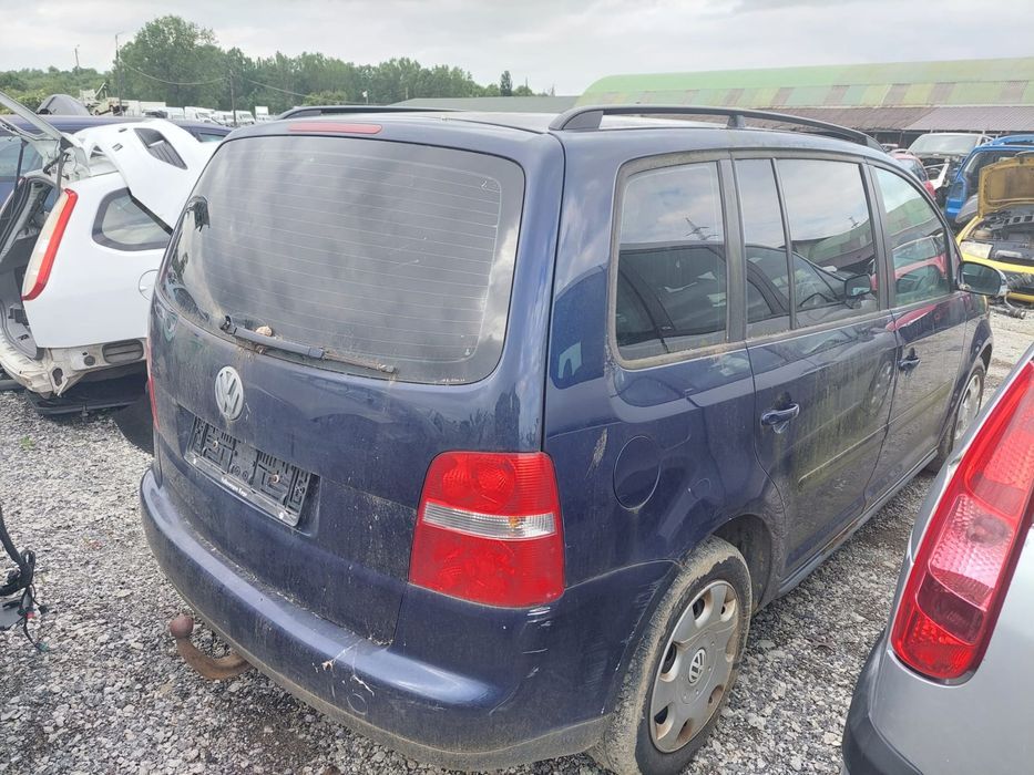 Dezmembram Volkswagen Touran 2005, 2.0 TDI cod BKD, cutie automata DSG