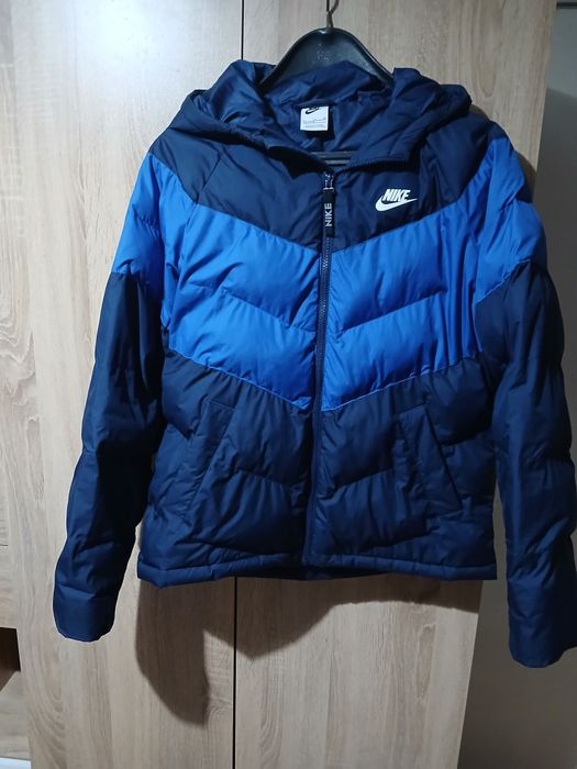 Зимни якета nike за момче два броя