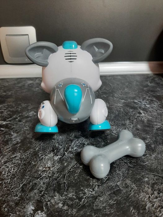 Интерактивно куче робот