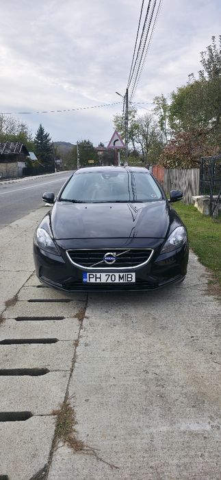 Vând/schimb Volvo v40