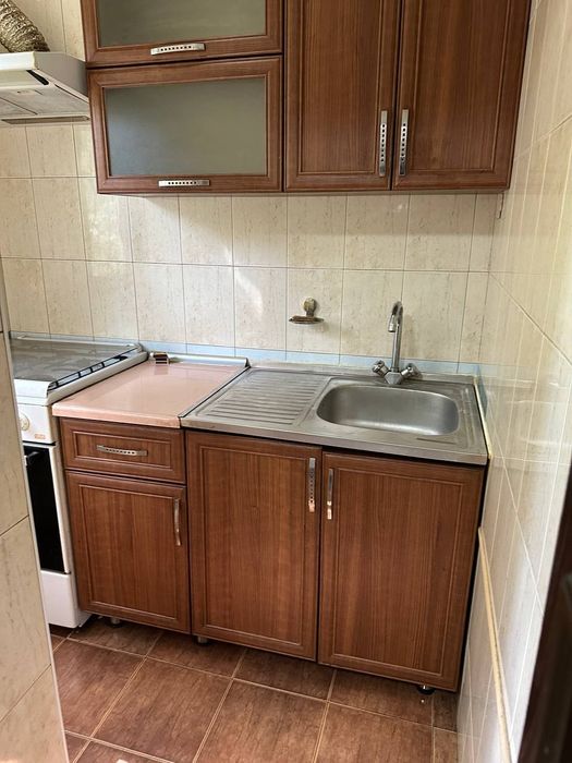 2-комнатная, у. Нукус (ориентир - посольство России)..