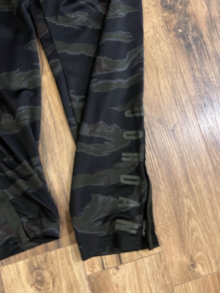Jordan size XL Camo Skinny