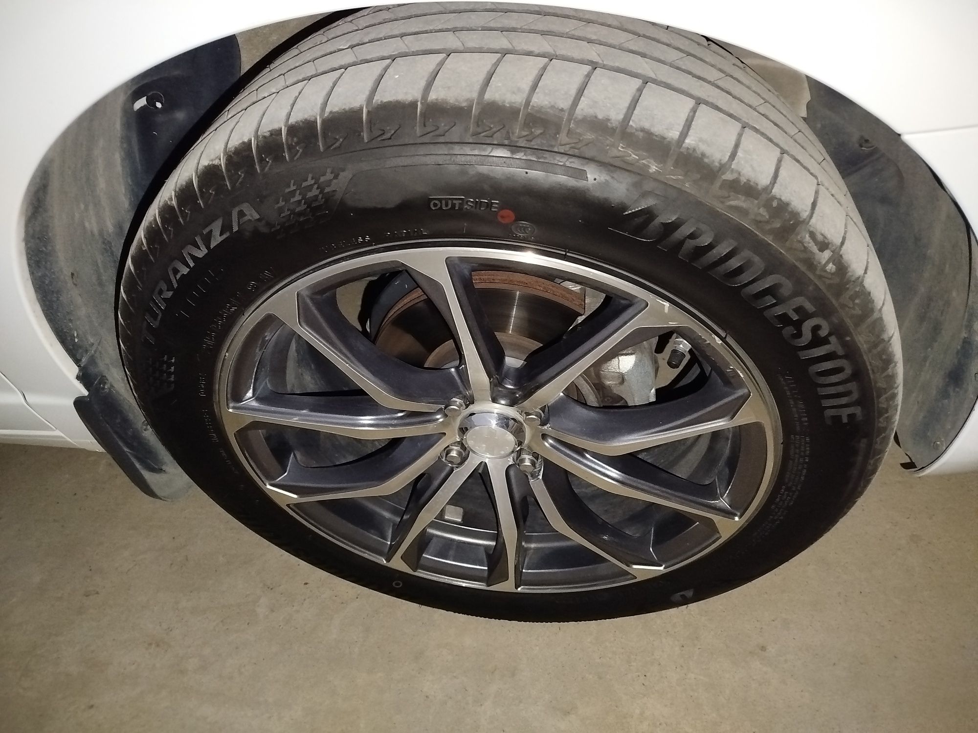 Диска балон 215/55/R17 4*100 холати зор!!! Айби йок!!!