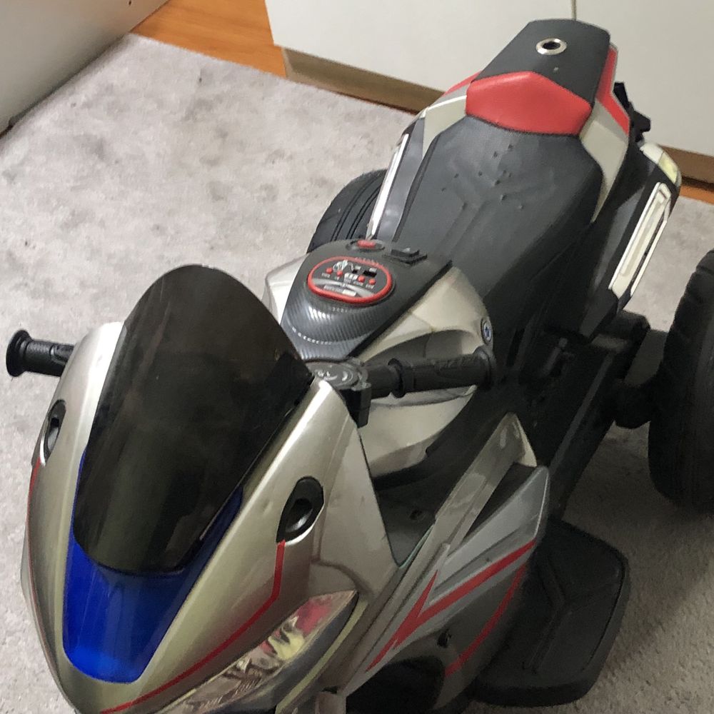 Motosiklar yangi hali ishlatilmagan