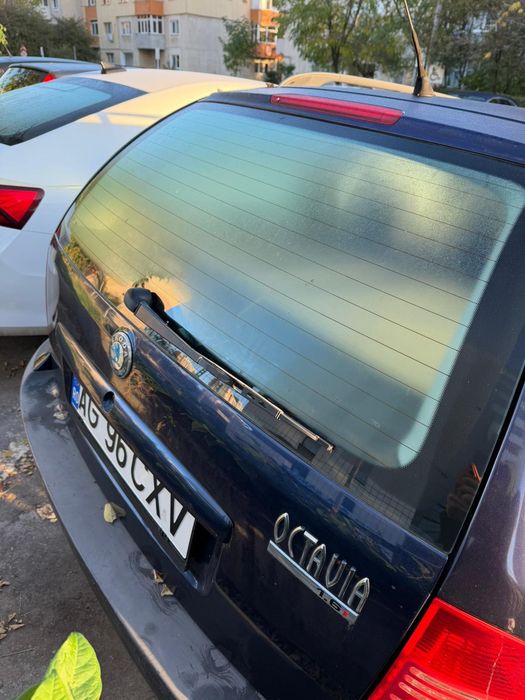 Skoda Octavia break An 2002
Motor 1.6 mpi
214 000 km reali
Masina este