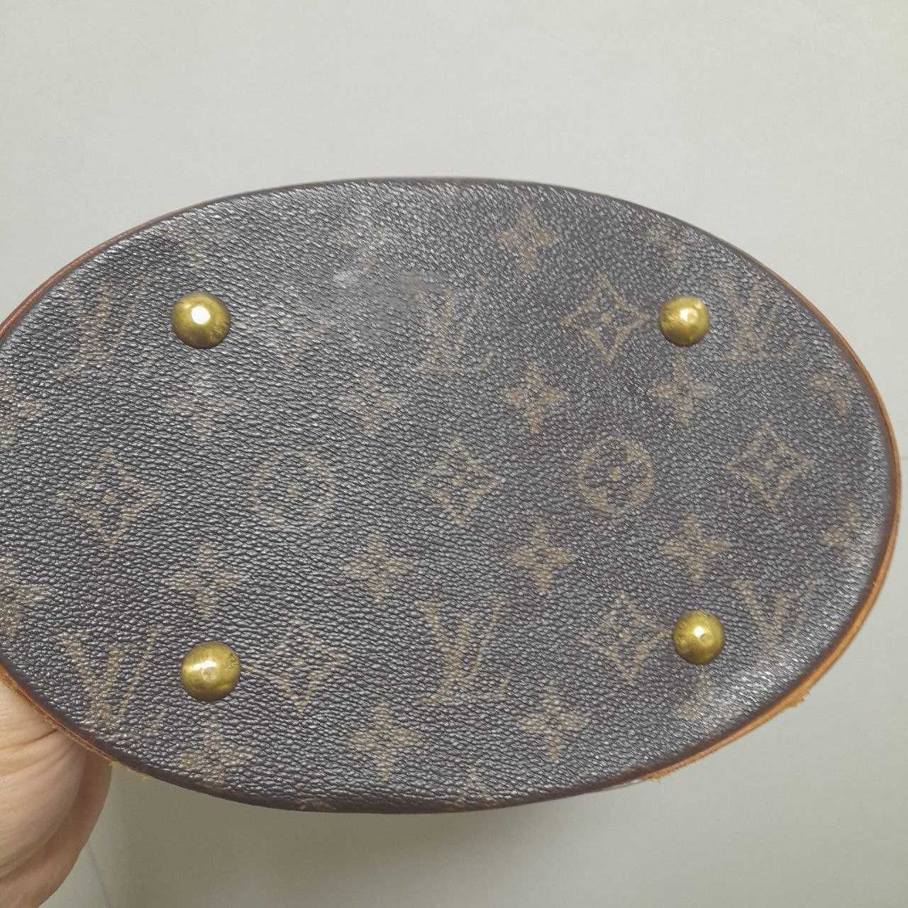 LOUIS VUITTON / Made in France / Маленькая сумка ведро.