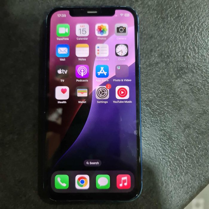 Продавам iphone 12