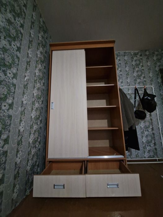 Продам шкаф в спальню