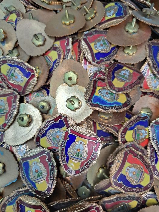 Insigna comunistă Militar de Frunte