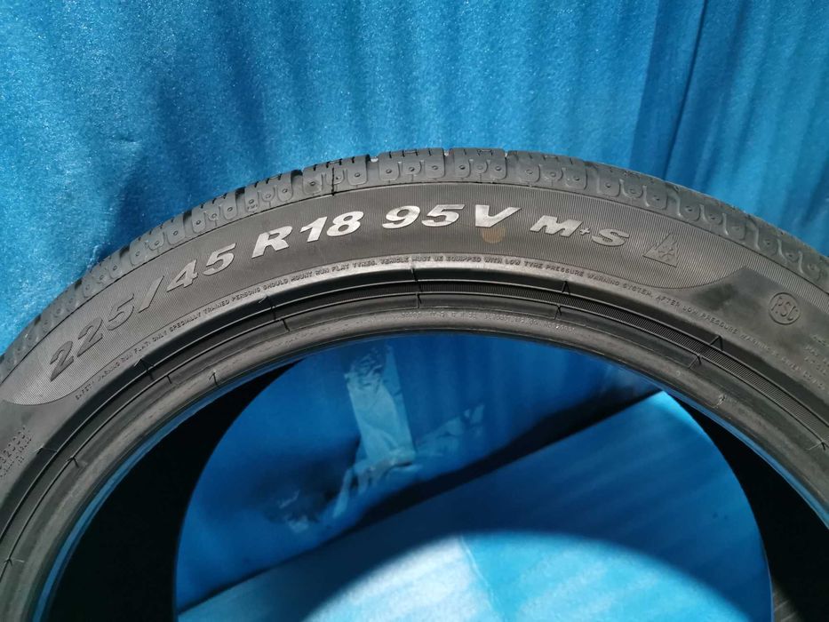 225 45 18 - 255 40 18 pirelli runflat m+s 4 buc