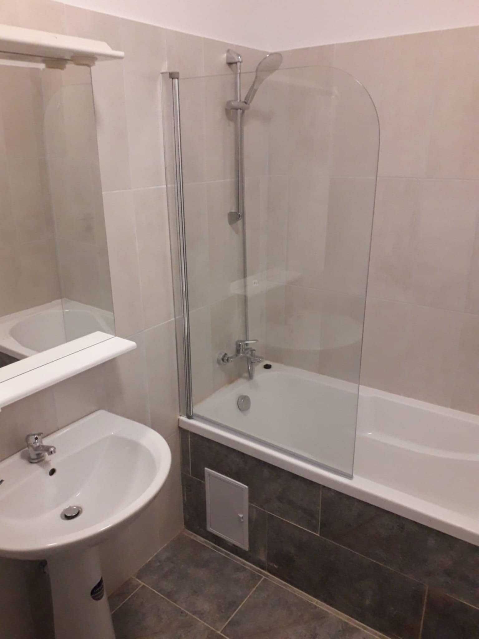 Dau in chirie ap.nou, 3 camere, Prima Onestilor,loc de parcare inclus