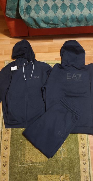 Trening EMPORIO ARMANI original nou marimea XL,XXL colecție noua