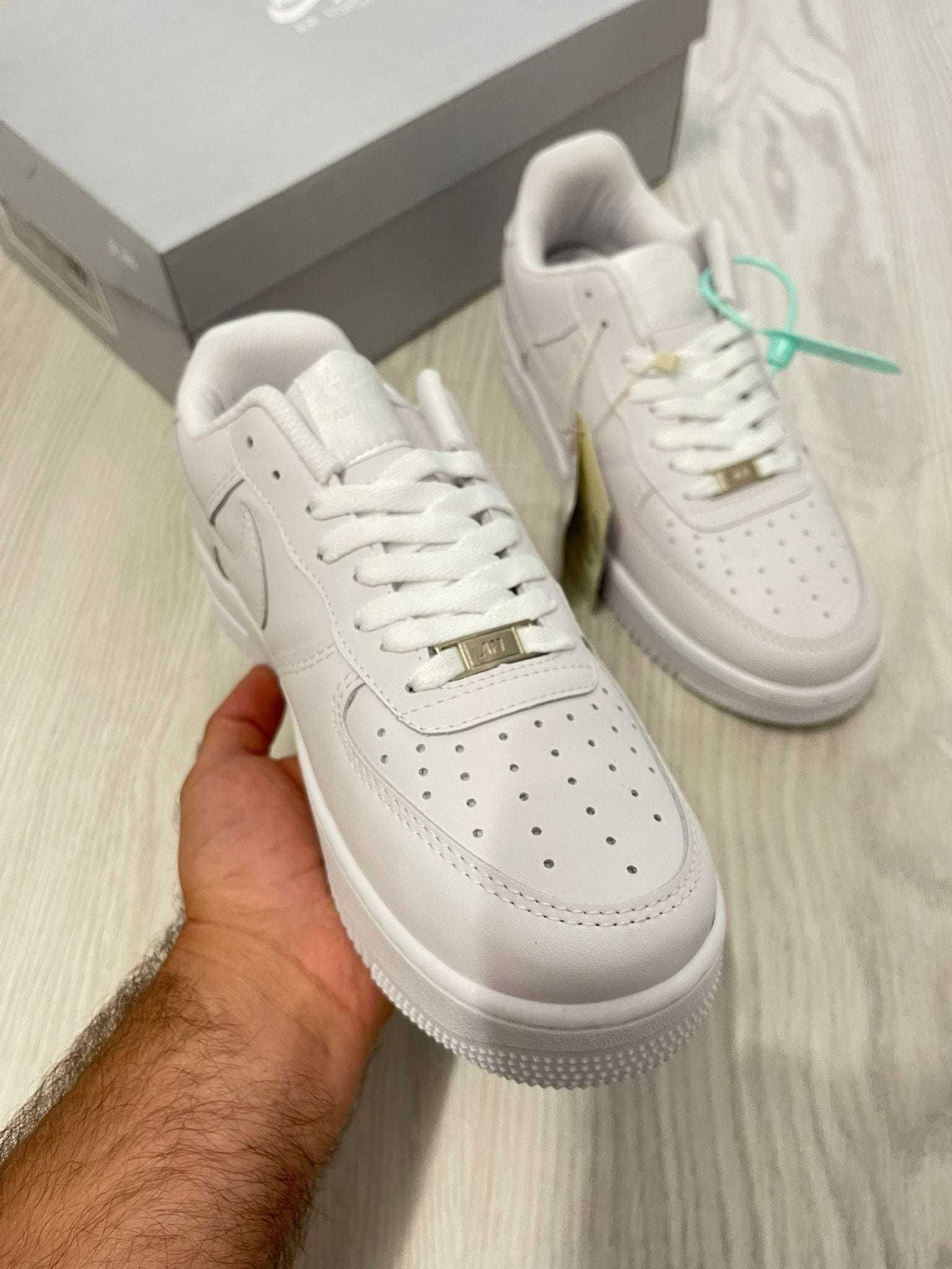AIR FORCE 1 ALB ( verificare colet )