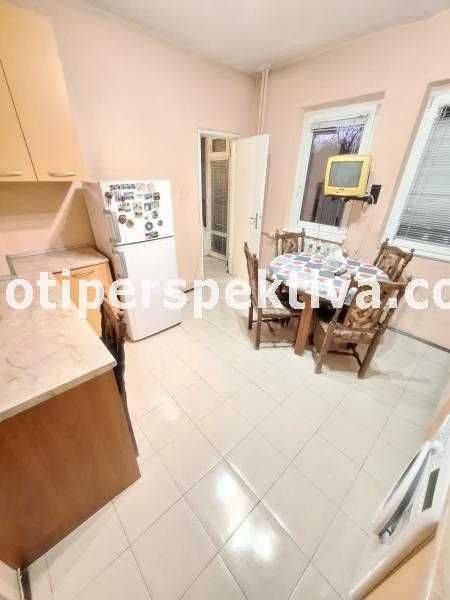 Продава се Тристаен апартамент в Пловдив, Тракия - 86 кв.м за 1566 €/кв.м - Снимка #2