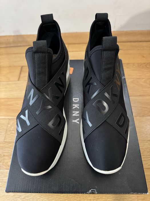 Сникърси DKNY удобни и леки