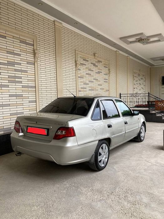 Нексия 2 срочна сотилади