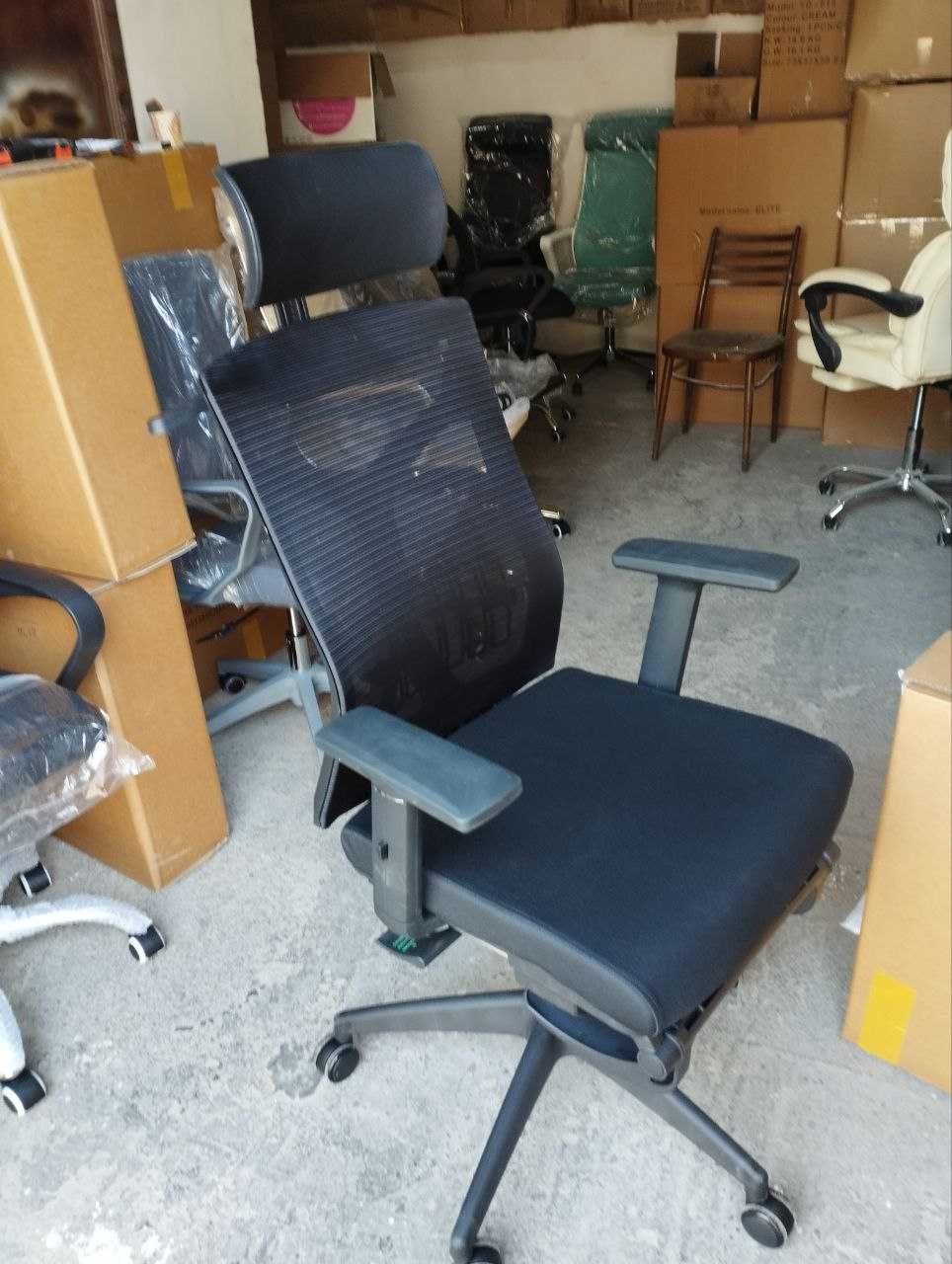 Продается офисное кресло COMFORT для офиса и для дома от первых рук.