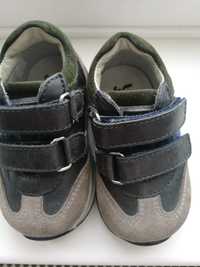 Pantofi din piele naturală pt  bebeluși mărime 18