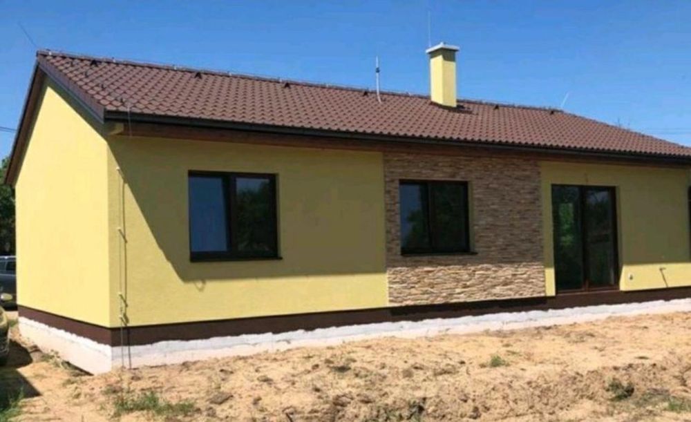 Vând casă pe structură metalică