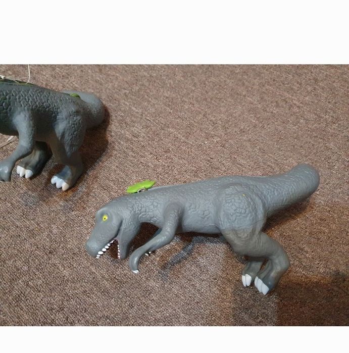 Dinosaur-penar, de cauciuc ,  cu fermoar.