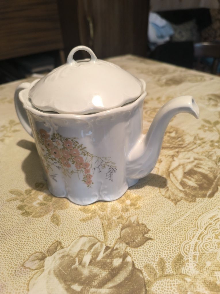 Порцеланов чайник (Нов)