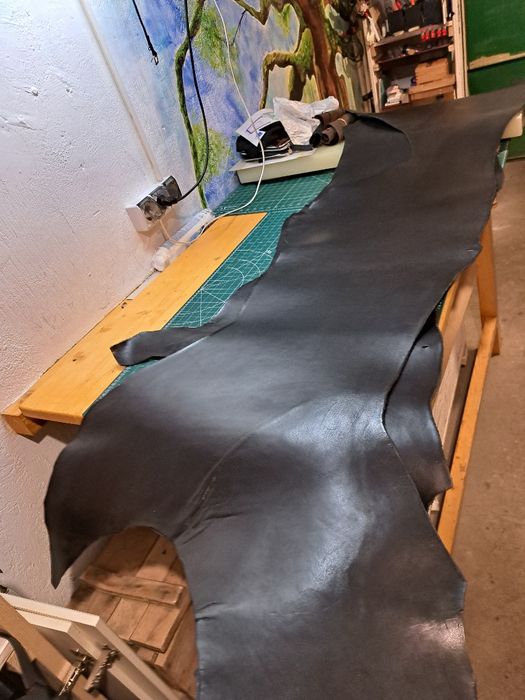 Piele tabacita neagra, rigida, 2mm