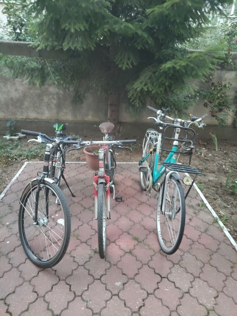 Vind trei biciclete stare f buna preț 350 lei