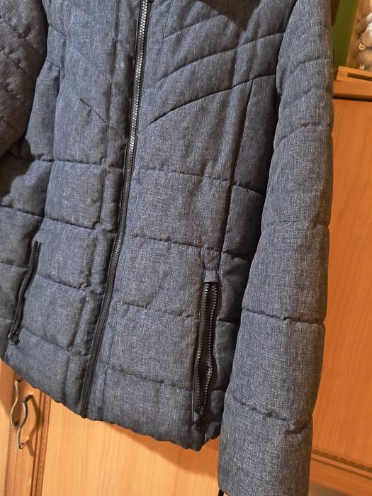 Дамско спортно яке