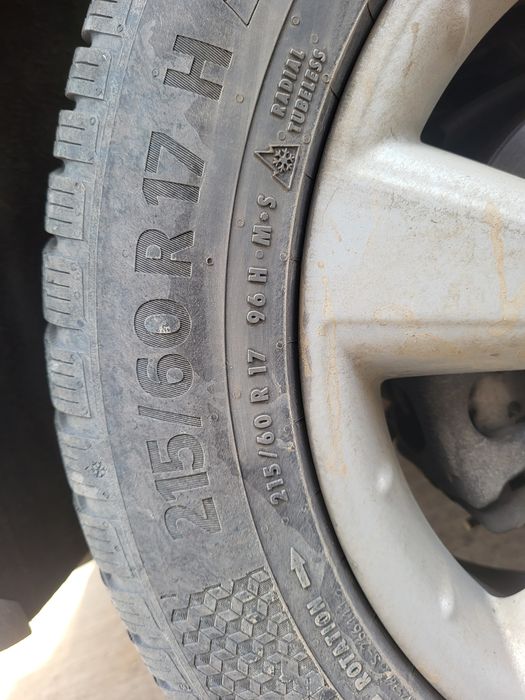 Зимни гуми Континентал с оригинални джанти 17 ки, от Нисан Кашкай