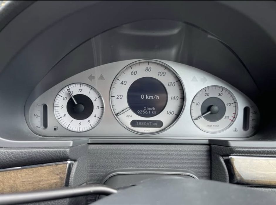 Продовам W211 комби - десен волан