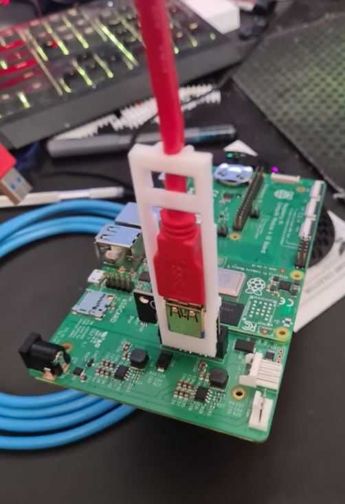 Clips fixare riser PCIe cu ghidaj  cablu USB - mining/crypto/rig