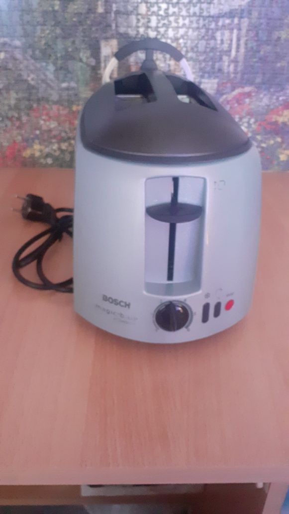 Продавам тостер BOSCH