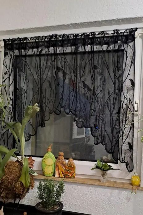 Продам короткую тюль,занавеска.